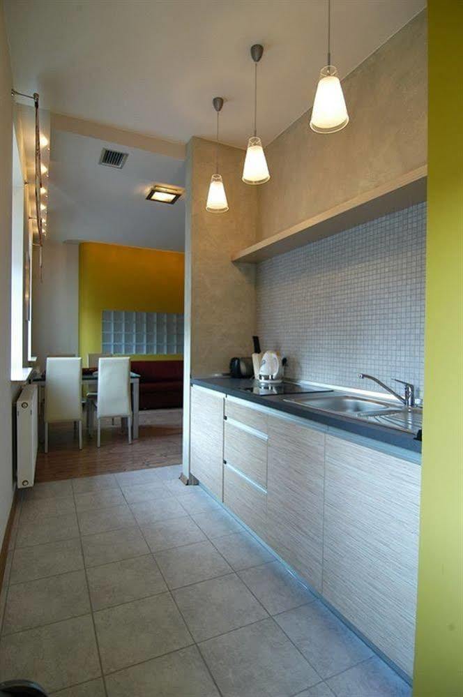 Home & Travel Łódź Extérieur photo